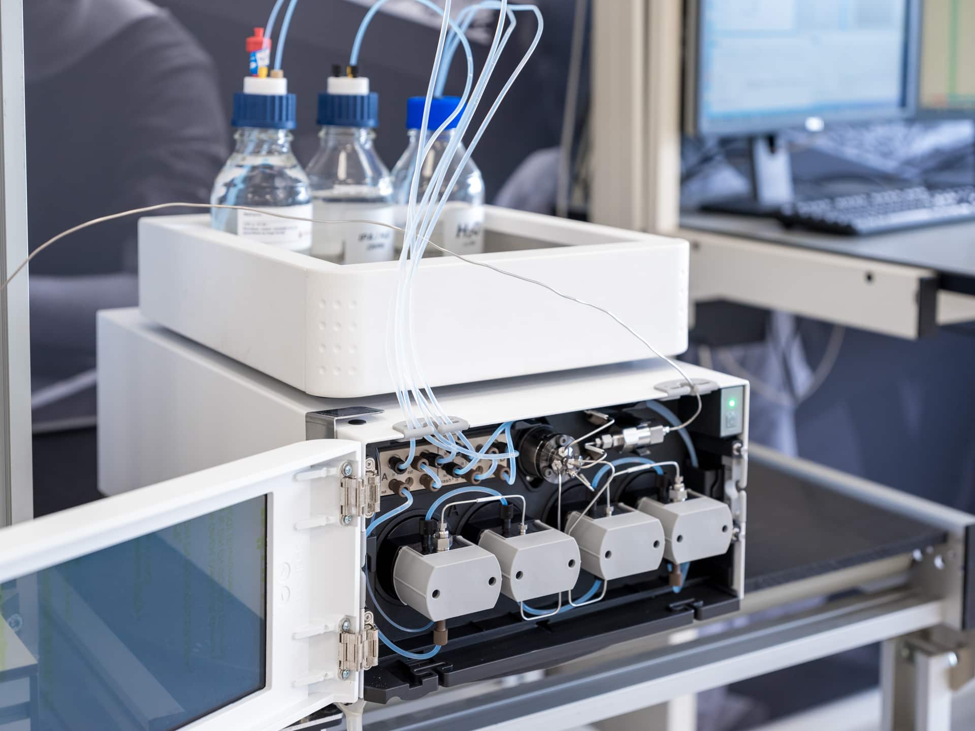 Smart (U)HPLC pump design for precision and easy maintenance